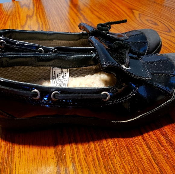 UGG Shoes - Ugg ashdale shoes